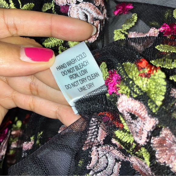 Impulsive Sheer Floral Embroidered Cold Shoulder Ruffle Sleeve Women’s Blouse - Picture 7 of 12